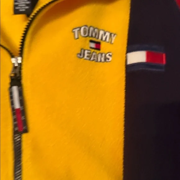 Vintage Tommy Hilfiger Jeans Yellow Fleece Sweatshirt- Fits like a Medium - Picture 4 of 6